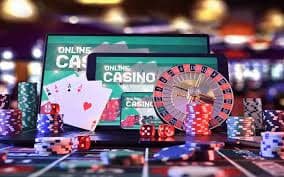 Antarmuka aplikasi linkwd168 menampilkan permainan live casino dan sportsbook Liga 1